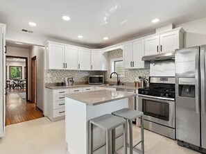 Private kitchen - Peloton available in the APT, WiFi, access to very fun restaurants and bars (Chicago)