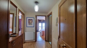 1 bedroom, iron/ironing board, WiFi, bed sheets - La Folixa Apartment (Posada De Llanes)
