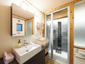 House | Bathroom | Separate bathtub and shower, free toiletries, hair dryer, slippers