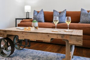 TV, computer monitors - The Corral | 2/1, Hot Tub, Full Kitchen, Gas Grill, Gazebo (Fredericksburg)