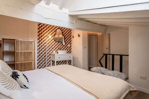 2 bedrooms, iron/ironing board, free WiFi, bed sheets