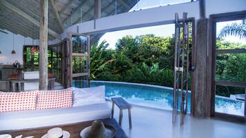Luxury House, Garden View | Living area