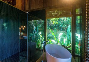 Superior House, Park View | Bathroom