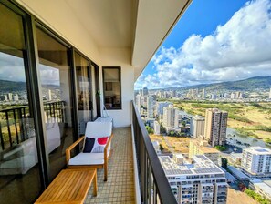 Property grounds - Penthouse 38th FL, 1-Bedroom, Diamond Head View, Free Parking with WiFi, AC (Honolulu)