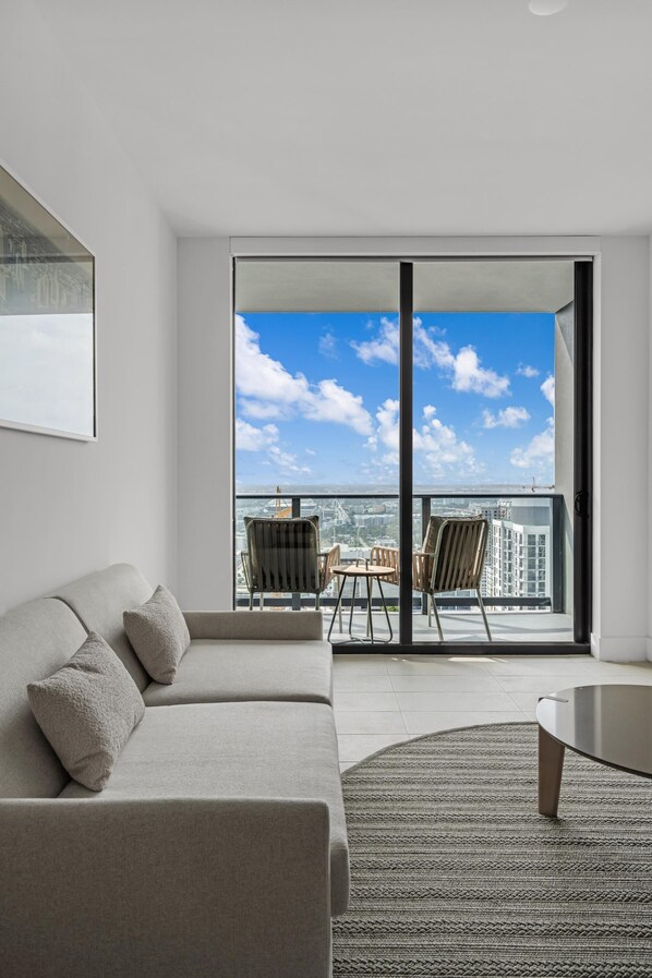 Smart TV - Stylish City Getaway with Pool & Skyline Views (Miami)