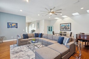 Smart TV, offices - Heart of Cocoa Beach, Rooftop Deck, Hammock & Private Balcony (Cocoa Beach)