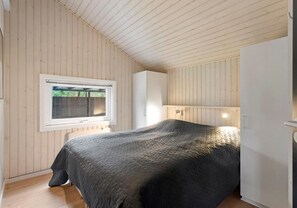 3 bedrooms, iron/ironing board, free WiFi