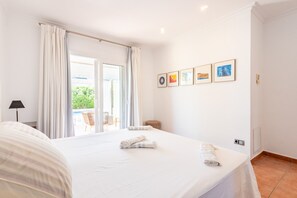 2 chambres, fer et planche à repasser, accès au Wi-Fi (inclus)