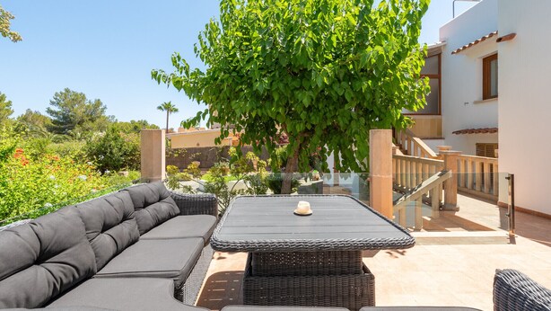 Outdoor dining - Casa Jardín in Cala Murada (Cala Murada)