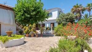 Property grounds - Casa Jardín in Cala Murada (Cala Murada)