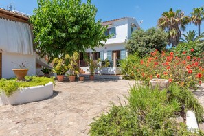 Property grounds - Casa Jardín in Cala Murada (Cala Murada)