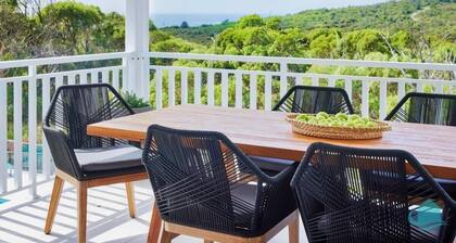 Moonee Retreat - 200m to beach and ocean reserve views