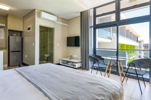 1 Schlafzimmer, Schreibtisch, Bügeleisen/Bügelbrett, kostenloses WLAN
