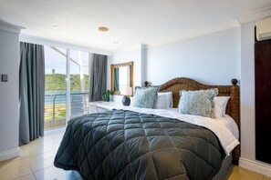 3 bedrooms, desk, iron/ironing board, WiFi - On Point Penthouse 7-14 (Point Waterfront, KwaZulu-Natal)