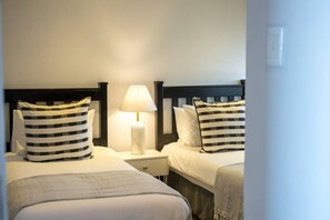 3 bedrooms, desk, iron/ironing board, WiFi