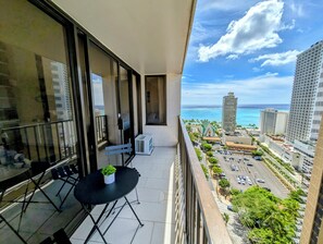 Property grounds - Part Ocean View, Beach Theme 23rd Fl, Free Parking with WiFi, AC  (Honolulu)