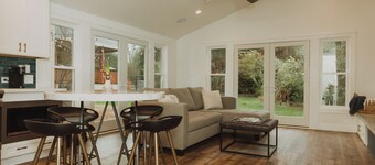 Beautiful High End Get Away Home- Visit Lassen National Park & Whiskeytown Lake