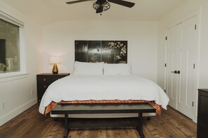 2 bedrooms, iron/ironing board, travel cot, free WiFi