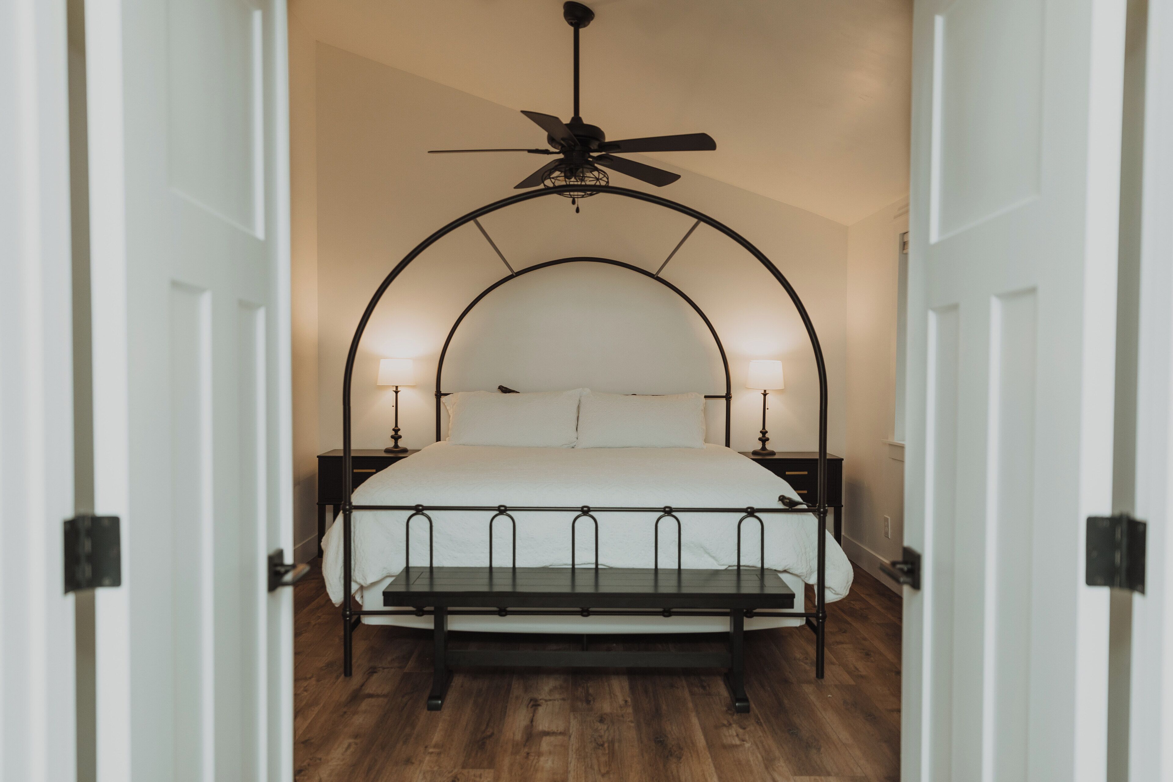 2 soverom, strykejern/-brett, reiseseng for barn og wi-fi (inkludert)