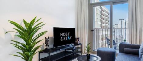 Fernseher, Tischfußball