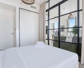 2 chambres, fer et planche à repasser, Wi-Fi, draps fournis