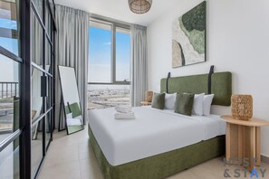 1 bedroom, iron/ironing board, WiFi, bed sheets - Serene 1BR Getaway In Collective (Dubai)