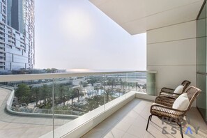 Property grounds - Elegant Beachfront Living at Al Bateen (Dubai)