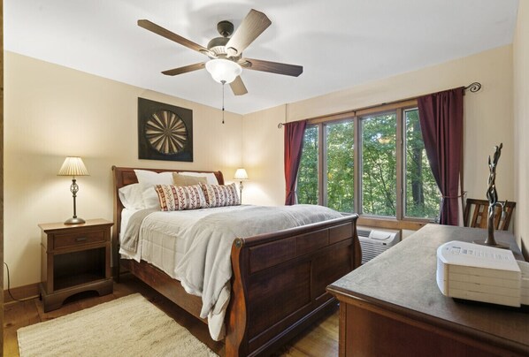 1 Schlafzimmer, Bügeleisen/Bügelbrett, kostenloses WLAN, Bettwäsche