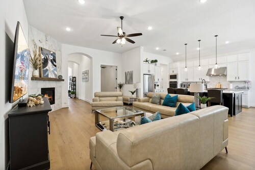 Boerne Cozy Getaway 3 BR 3 1/2 Bth

Boerne Getaway & mins. away from San Antonio