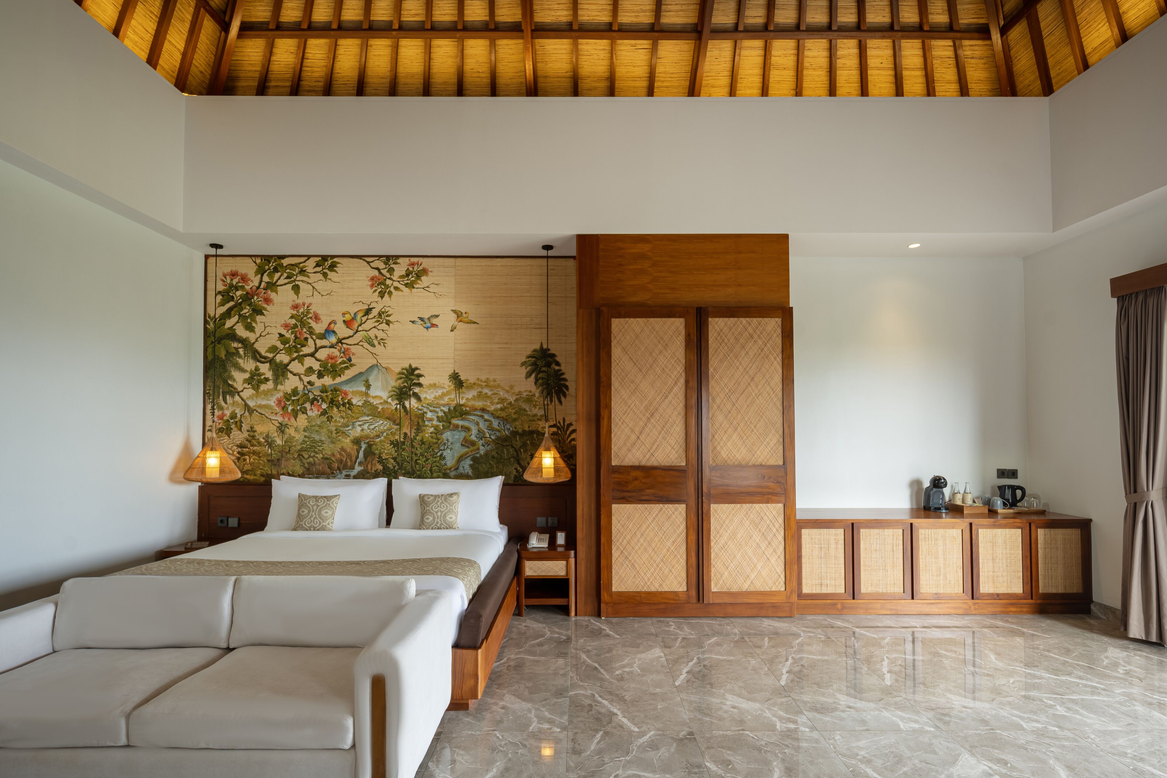 Foto - Emana Akatara