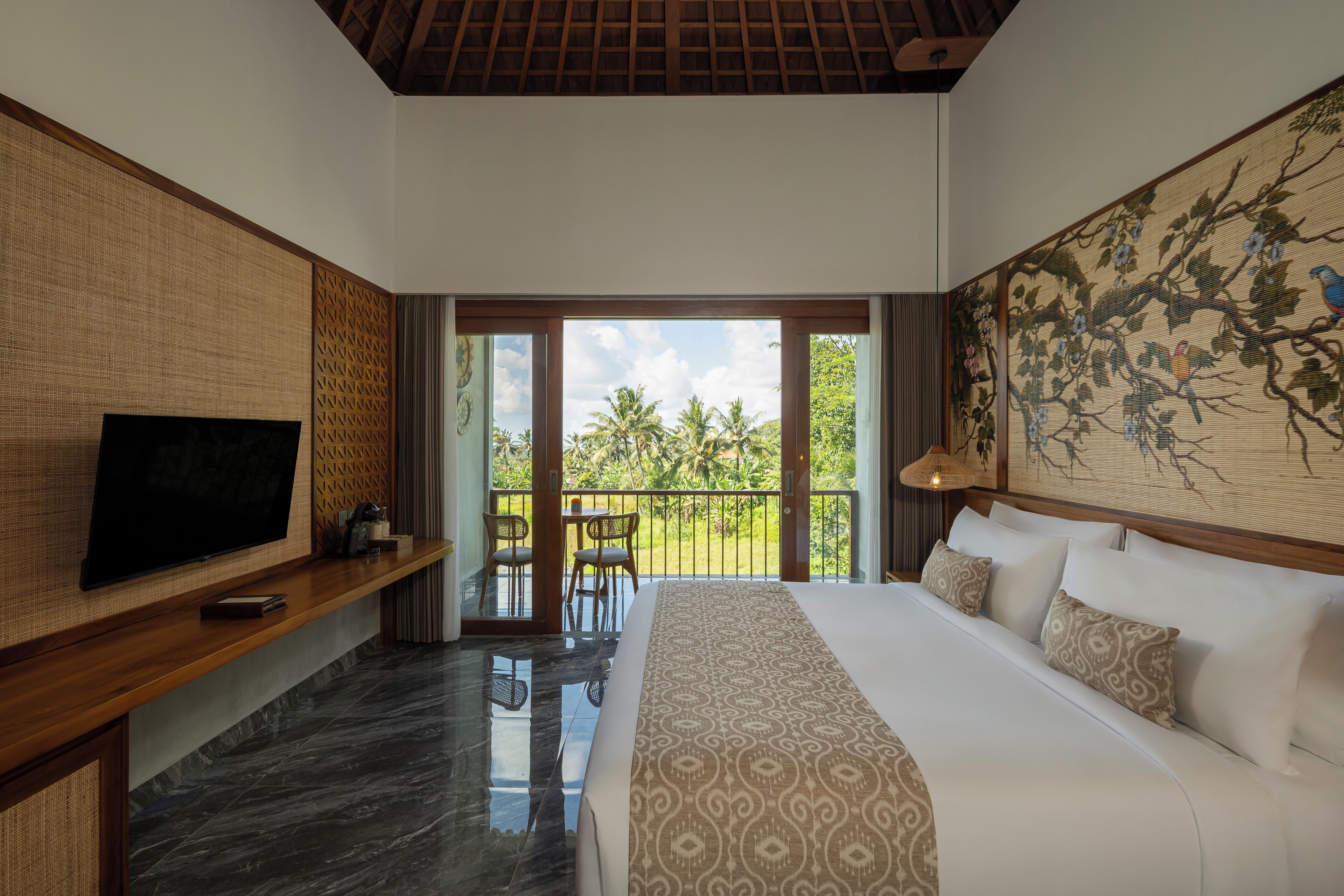 Foto - Emana Akatara