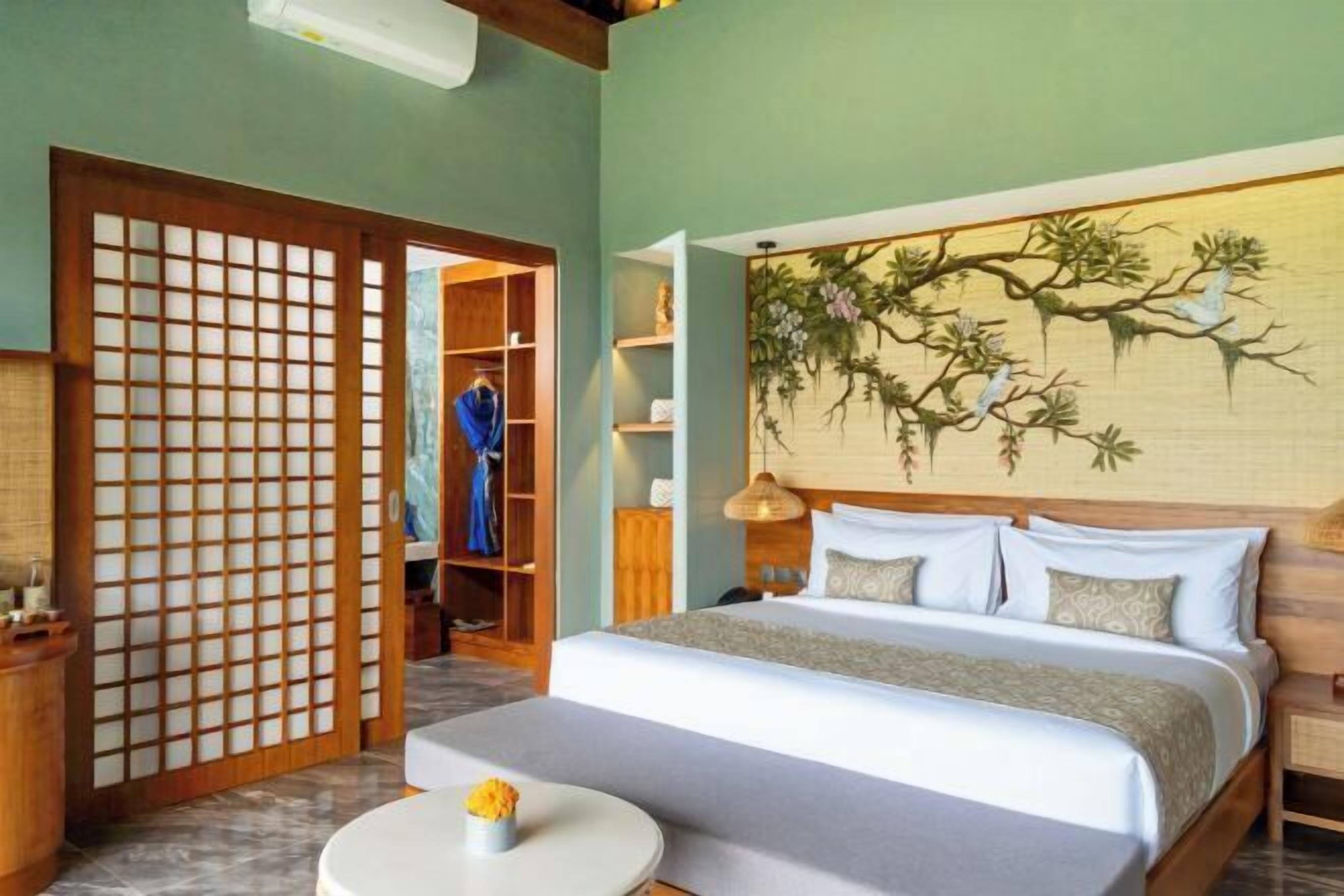 Minibar con artículos gratuitos, escritorio y cunas gratuitas 