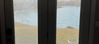 Tranquil Hideaway: Your Private Lakefront Retreat