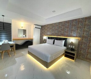Superior Double Room | Bed sheets - Maganda Hotel-San Fernando (Bacolor)