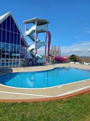 Indoor pool - 3 Bedroom Caravan - Sleeps 8, Parking, Pets, Beach (Hastings)