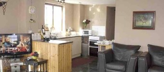 Charming 2-Bed Apartment on Exmoor