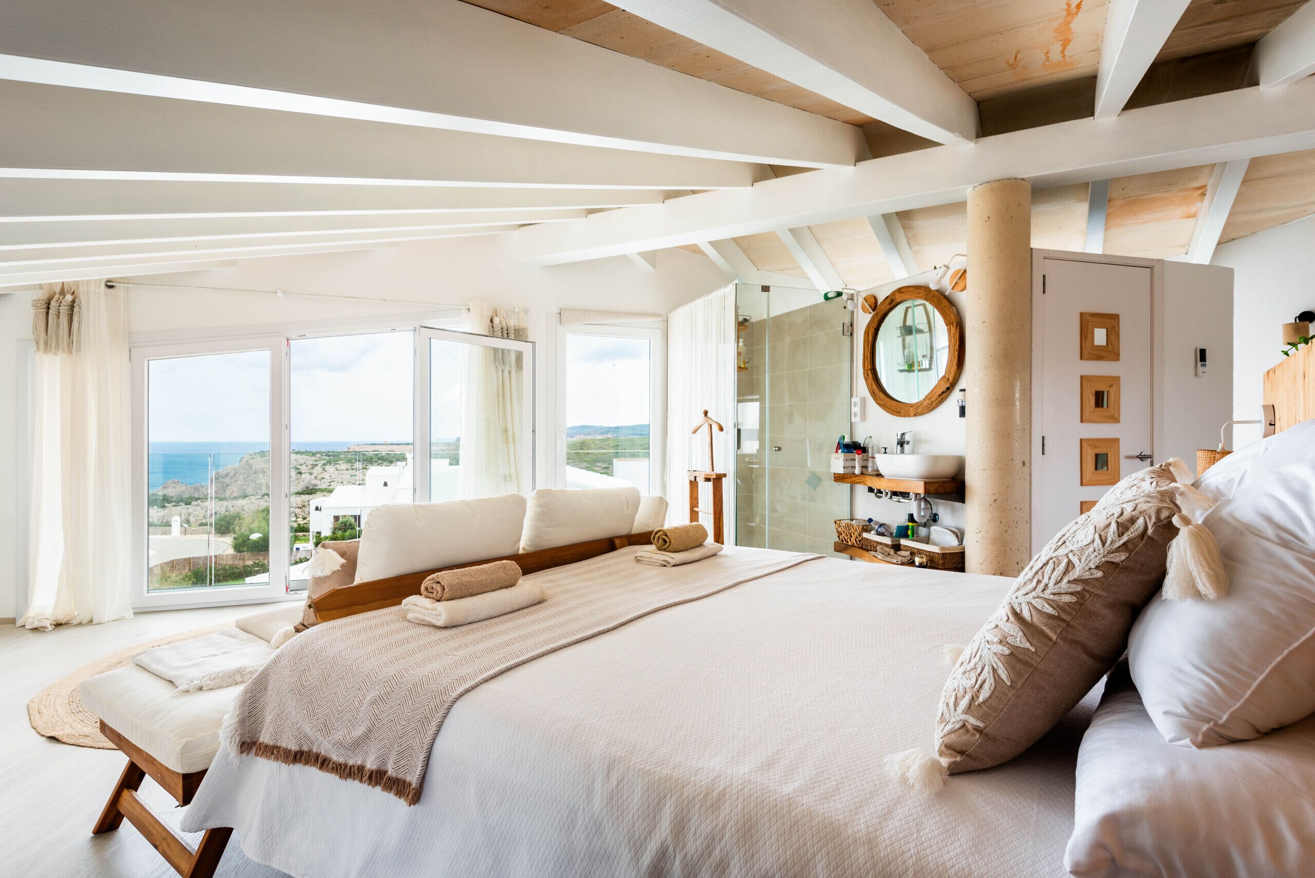 5 bedrooms, iron/ironing board, free WiFi, bed sheets