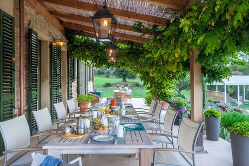 Casa Sant' Elia a villa in the heart of the Marche Region a few miles from the sea