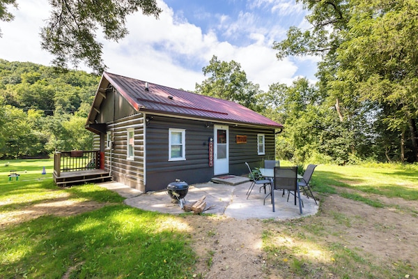 Outside of Relaxed cabin at Crooked Creek