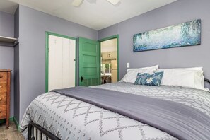 1 habitación, tabla de planchar con plancha, wifi y ropa de cama 