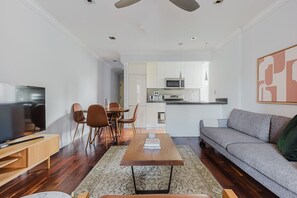 Télévision, chaîne hi-fi