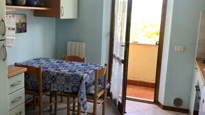 Apartamento, 2 quartos, para fumantes, sacada | Parte interna