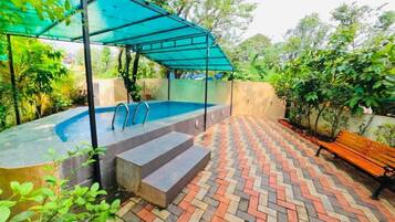 Indoor pool, outdoor pool