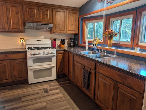 Outdoor Adventure HQ Lakes, Trails, Hunt, Fish