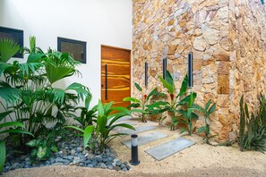 Property grounds - Private Eco-Luxury Villa, Jacuzzi, Oceanview Pool (Uvita)