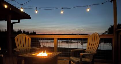 Lakefront Oasis:Big Back Porch, Private Pool & Hot Tub! All on Lake Chickamauga