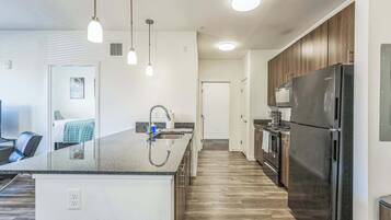 4 bedrooms, WiFi, bed sheets