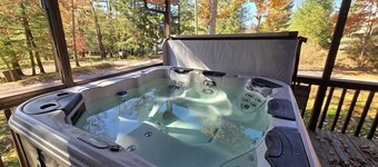 Slips and Slopes- 3 bedroom home with dock slip just minutes from the lake and skiing