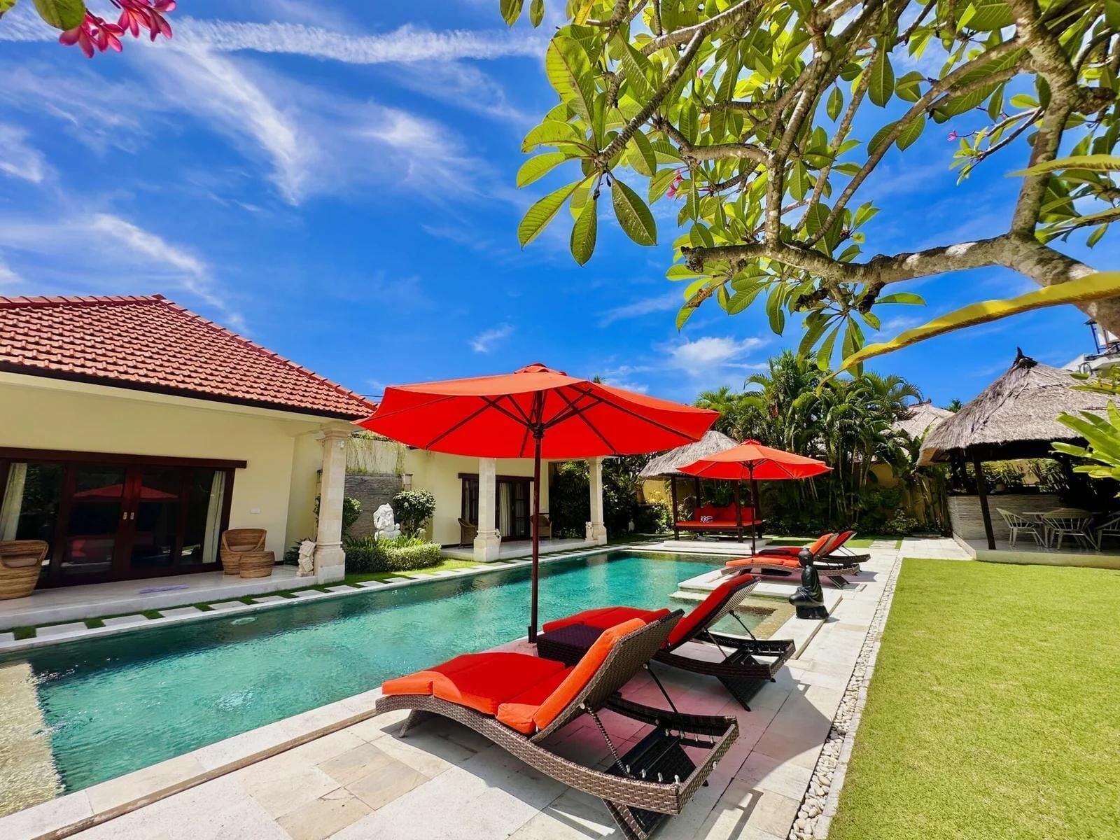 Family Villa | Front of property