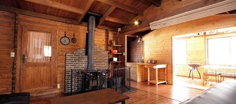 18 Northland Cottage with Dog / Agatsuma District Gunma